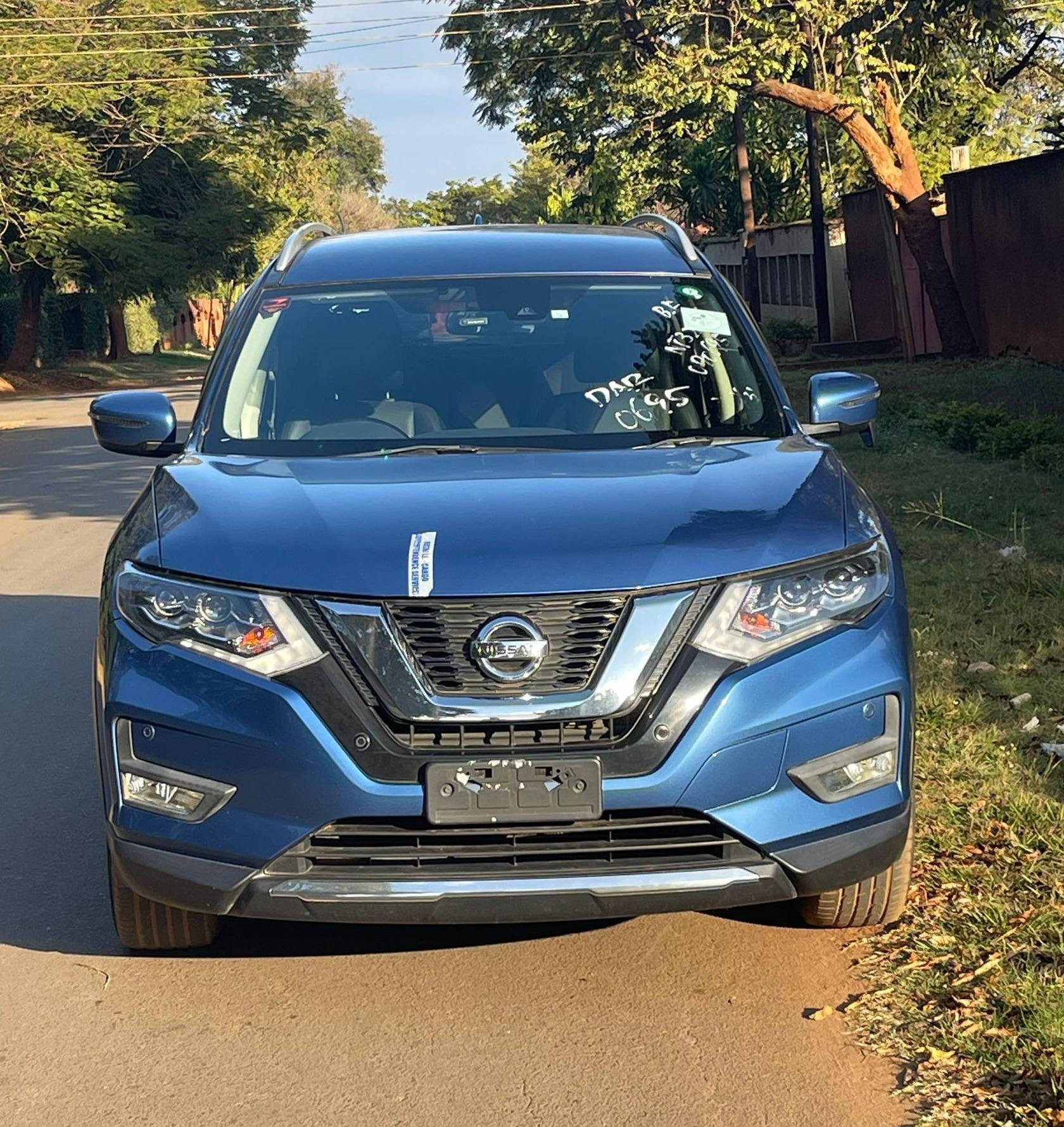 NISSAN X-TRAIL Image